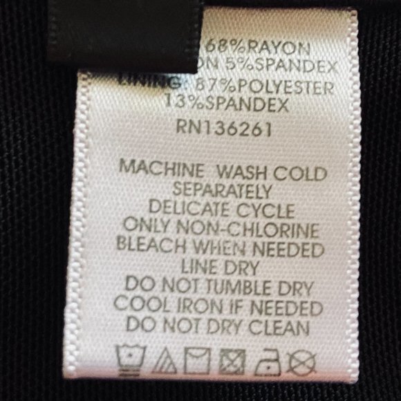 Newport News Shape Fx Control Cropped Capri Pants size 16 Petite - Picture 4 of 4